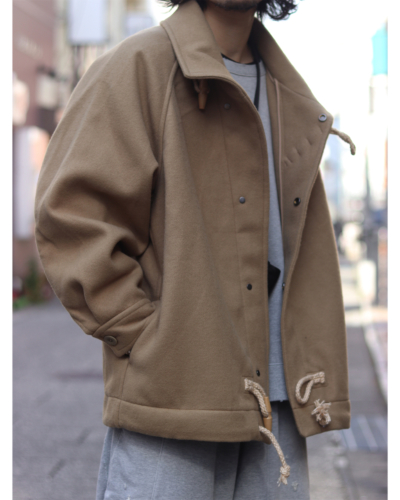 is-ness（イズネス) 25AW_32_1007AWCOAT02 DUFFLE SMOCKS COATの通販