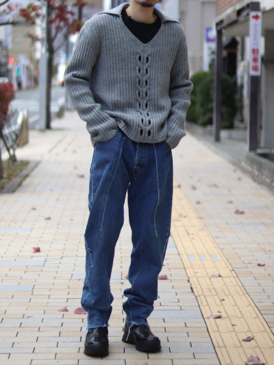 NVRFRGT（ネバーフォーゲット）NF232K02 COLLARED V-NECK CUT OUT