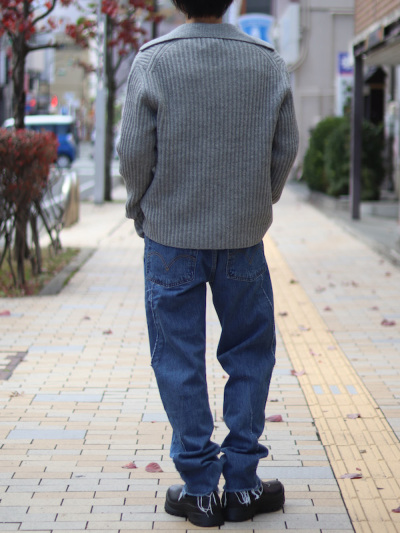 NVRFRGT（ネバーフォーゲット）NF232K02 COLLARED V-NECK CUT OUT