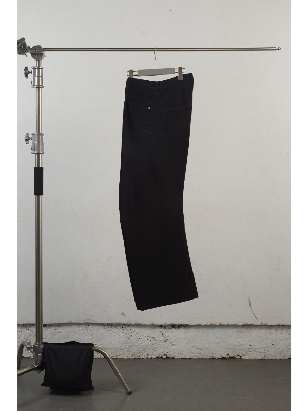 NVRFRGT（ネバーフォーゲット）NF242P04A 3D TWISTED WIDE LEG JEANSの