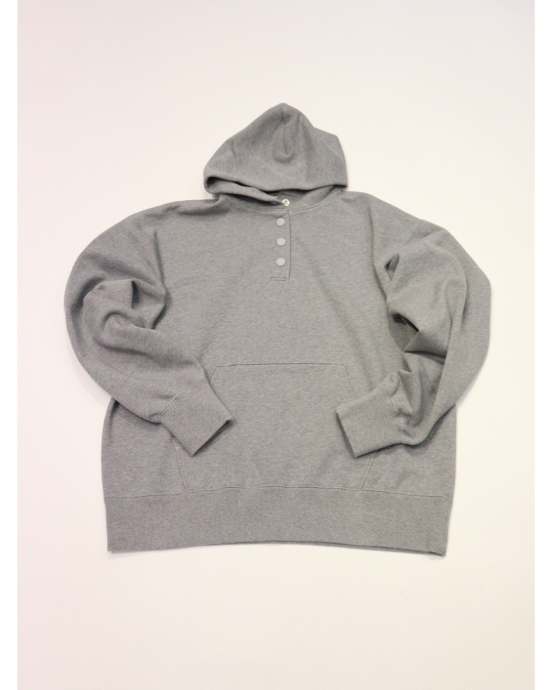 pheeny ロゴスウェット フィニー P.N.Y PHEENYのequipmentシリーズから