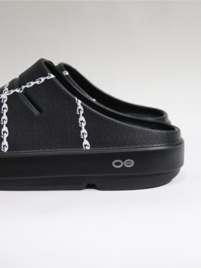 OOFOS® x UNDERCOVER チェーン総柄clogサンダル UNDERCOVER（アンダーカバー）UC1D8F01 チェーン総柄clog (women