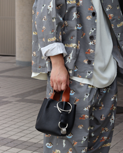 UNDERCOVER（アンダーカバー）UC2E4701-3 Dog総柄ライトモールCoサテン