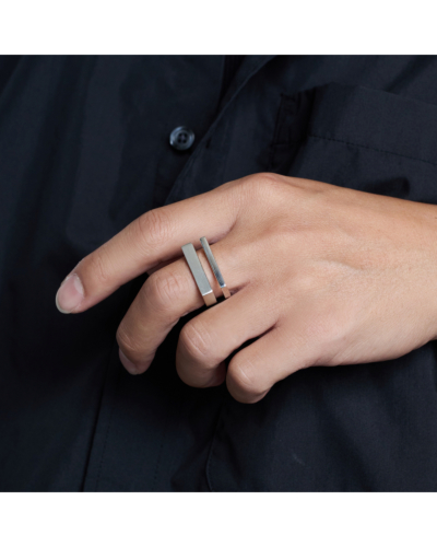 XOLO（ショロ）XOR123 Different Width Ring with Hair Lineの通販